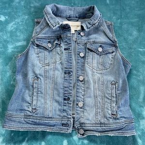 denim vest 💙